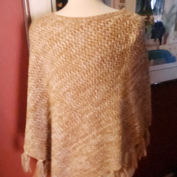 Shawl - Picture 3 of 3